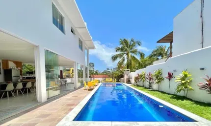 Casa Duplex com Piscina  de alto padrão em pipa, condomínio fechado bem localizado e de luxo!