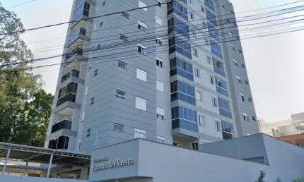 Belíssimo apartamento residencial encosta da floresta