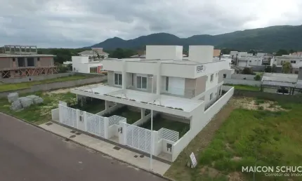 CASA COM 3 SUÍTES NA LAGOA DA CONCEIÇÃO, FLORIANÓPOLIS/SC