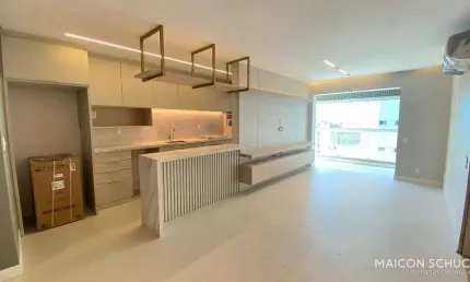 APARTAMENTO SEMI MOBILIADO COM 3 DORMITÓRIOS SENDO 1 SUÍTE NO RESIDENCIAL JARDIM POENTE- JARDIM ATLÂNTICO, FLORIANÓPOLIS-SC