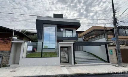 CASA 3 DORM. SENDO 1 SUÍTE E 2 DEMI SUÍTES, ESTREITO, FLORIANÓPOLIS/SC