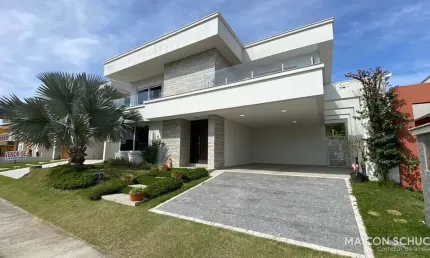 CASA 3 DORMITÓRIOS SENDO 1 SUÍTE MOBILIADA E DECORADA