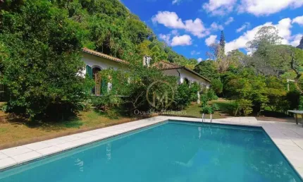 Casa com 4 dormitórios à venda, 358 m² por R$ 1.995.000,00 - Quarteirão Brasileiro - Petrópolis/RJ