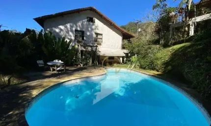 Oportunidade  2 Casas + Anexo Hóspedes por R$ 900.000 - Quarteirão Brasileiro - Petrópolis/RJ