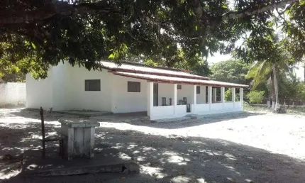 Sítio/Chácara com 1.5 hectares no Mendes com 2 casas um galpão muitas fruteiras com o rio perene