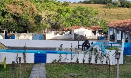 granja com 2.6 hectares negociarmos de porteira fechada com uma linda estrutura um lugar encantador