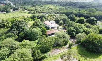 granja com 12.6 hectares bem estruturada e com uma localização incrível próximo a lagoa do Bonfim