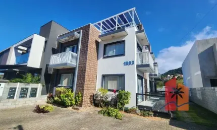 Casa em Condomínio com 3 Dormitórios e Área de Lazer | Morrinhos – Garopaba/SC