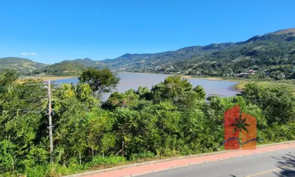 Terreno com Vista Incrível e Frente para a Lagoa do Macacu – Costa do Macacu | Garopaba/SC