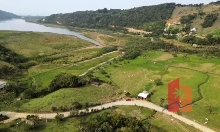 Terreno de 17.829,84m² com vista, energia instalada e potencial de uso múltiplo – macucu, garopaba/sc