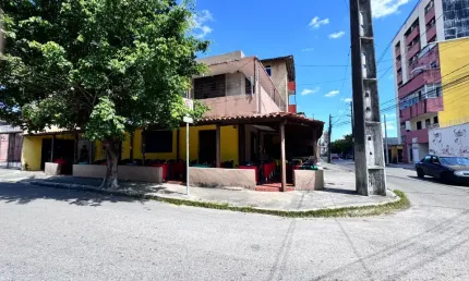 Oportunidade unica:casas de esquina no centro com restaurante ativo ha 5 anos