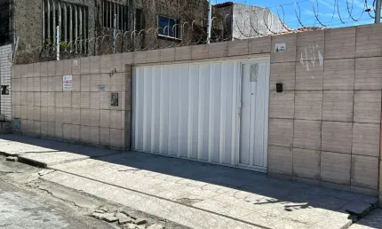 Casa ampla com anexo, 4 quartos e terreno de 399 m² na messejana
