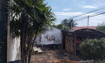 Vendi casa terrea em excelente localização no bairro são francisco