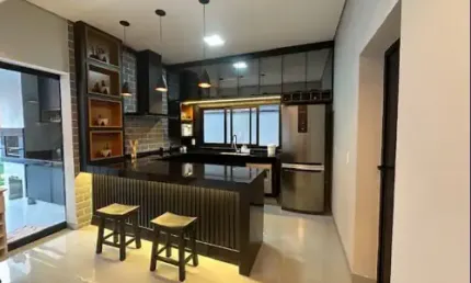 Vendo uma casa na região da vila uberabinha com 4 quartos por 565 mil?