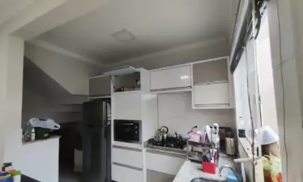 Vendo uma casa na região da mooca com 3 quartos por 489 mil