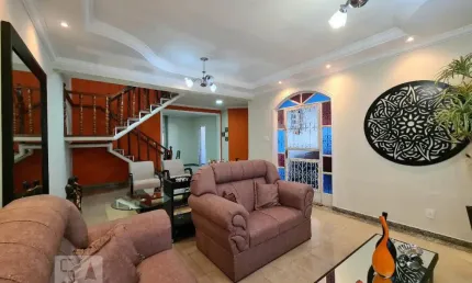 Casa com 3 quartos à venda na Rua Cândida de Miranda, 000, Vila Júlia, Poá, 175 m2 por R$ 440.000