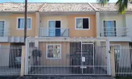 Sobrado com suíte e 2 vagas na rua guilherme fugmann