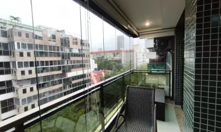 Leblon a 50 metros da praia, infra total, sala quarto garagem, playground sauna jaxmcuzzi e academia