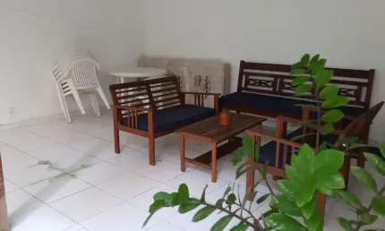 Ipanema perto do metrô e coladonns firme de amoedo aceita airbnb, rende quase 15.000  na alta temporada.