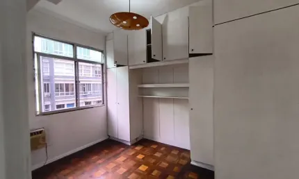 5 de julho melhor trecho colado na rua constante ramos, andar alto, com iluminação  natural