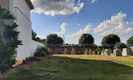 Vende-se lindo terreno em condominio fechado vermont