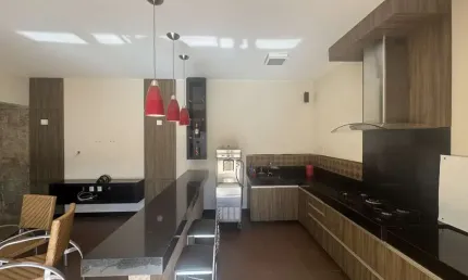 Casa para Venda em Patos de Minas, AURÉLIO CAIXETA, 3 dormitórios, 2 suítes, 2 banheiros, 5 vagas