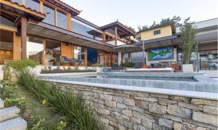 Casa alto padrão à venda em João Fernandes, Búzios-RJ, vista mar. R$4.700.000