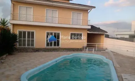 Casa em Condomínio para Venda em Igaratá, Centro, 4 dormitórios, 2 suítes, 4 banheiros, 4 vagas