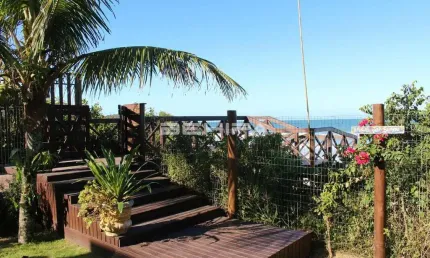 Casa beira mar com piscina privativa na praia de mariscal