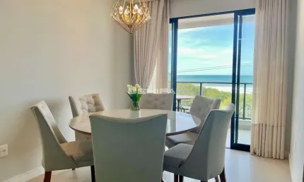Apartamento á 30 metros da praia de mariscal - canto grande