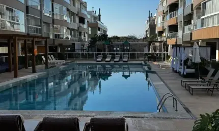 Apartamento de 51m² com 1 quarto a 150m da praia do campeche