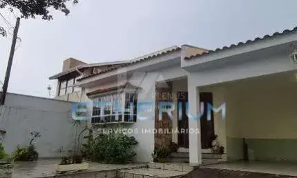 Casa em Indaiatuba com 3 quartos , 1 suite e dois banheiros.