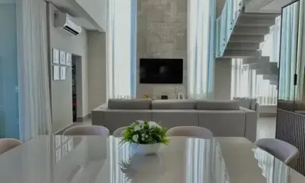 Imóvel para venda possui 268 metros quadrados com 3 quartos em Alphaville Graciosa - Pinhais - PR