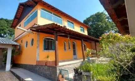 Linda casa com excelente estrutura, 4 qtos, piscina e área goumet - Jardim Ferma - Itaboraí - RJ