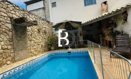 Casa com 3 quartos à venda na rua avenida doutor humberto de queiroz matoso, 10, novo horizonte, macaé, 111 m2 por r$ 700.000