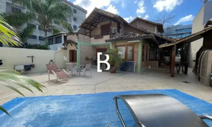 Casa com 3 quartos à venda na rua rua josé lúcio medeiros muniz, 21, praia do pecado, macaé, 10 m2 por r$ 2.500.000