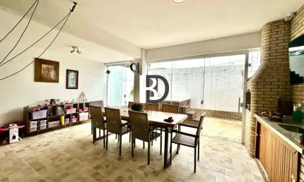 Casa com 3 quartos à venda na rua rua professora juciléa salerma de oliveira, 10, mirante da lagoa, macaé, 180 m2 por r$ 920.000
