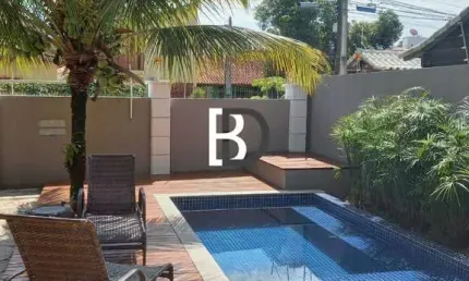 Casa com 4 quartos à venda na praça josé pereira câmara, 10, centro, rio das ostras, 220 m2 por r$ 1.750.000