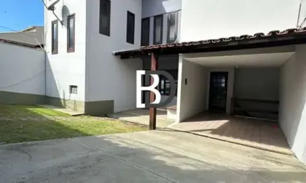 Casa com 3 quartos à venda na rua cláudio ferreira gonçalves, 10, são marcos, macaé, 242 m2 por r$ 850.000