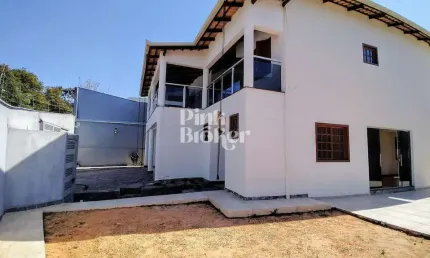 Casa alto padrão - 4 suites exclusivas, escritorio, amplo quintal, 4 vagas de garagem no bairro cab