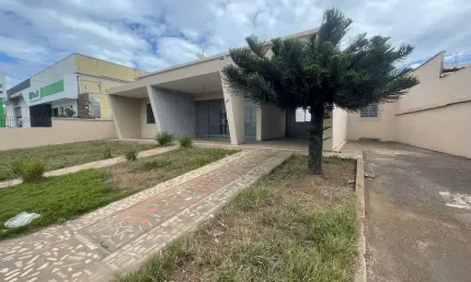 Casa 03 quartos no centro de matozinhos uso residencial e comercial !!