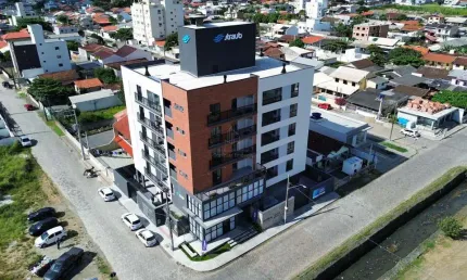 Apartamento com 2 quartos para alugar no Gravata, Navegantes 