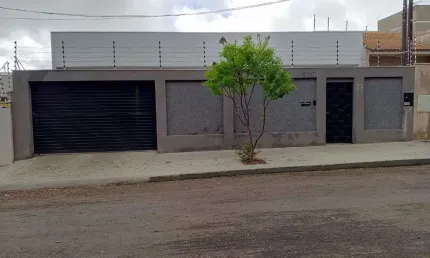 Casa padrao com 3 dormitorios e suite na vila araponguinha, arapongas