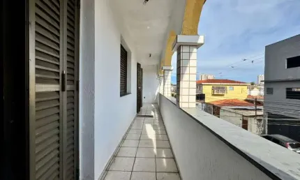 Aluguel de casa espaçosa no jardim japão, são paulo-sp: 3 quartos, 1 suíte, 3 salas, 2 banheiros, 120m². venha conferir!