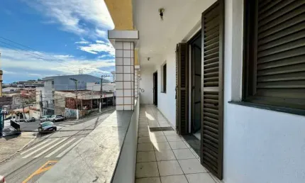 Casa para locação de 3 quartos na vila maria, 120m² de área, 1 suíte e 3 salas!