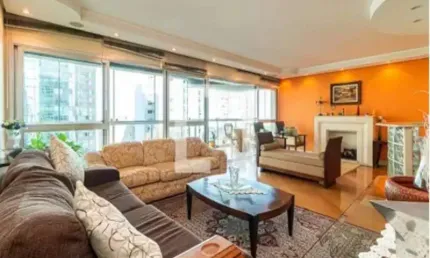 Apartamento à venda com 236m², 4 quartos e 3 vagas.