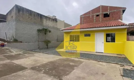 Casa com 2 quartos à venda no Parque do Embu, Colombo  por R$ 220.000