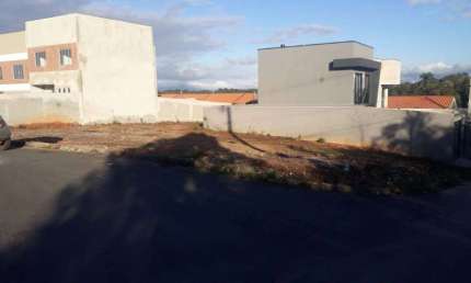 Terreno à venda no Parque do Embu, Colombo  por R$ 155.000