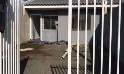 Casa com 2 quartos à venda no Arruda, Colombo  por R$ 245.000