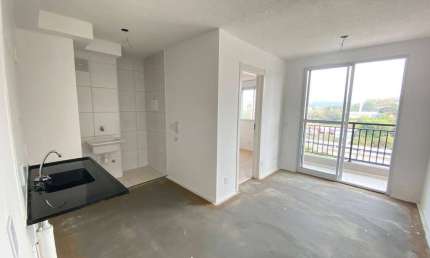 Apartamento com 2 Quartos e 1 banheiro à Venda - em frente à estação